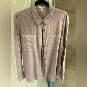 NWT Maurice’s ladies button down top size large - pale rose